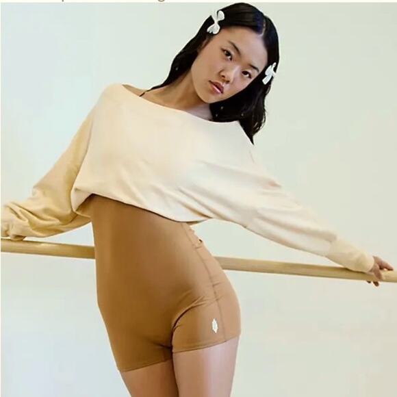 🆕FP Movement by Free People Brown Cream Shortsie One Piece Playsuit SZ L NWOT - Picture 1 of 10